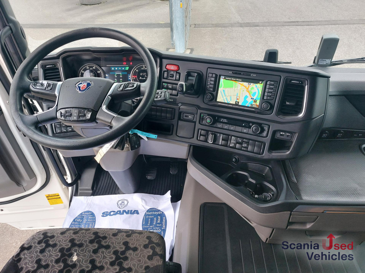 SCANIA R 450 A4x2EB verstellbare Sattelplatte TOP!!! - Tractor unit: picture 4 SCANIA R 450 A4x2EB verstellbare Sattelplatte TOP!!! - Tractor unit: picture 4