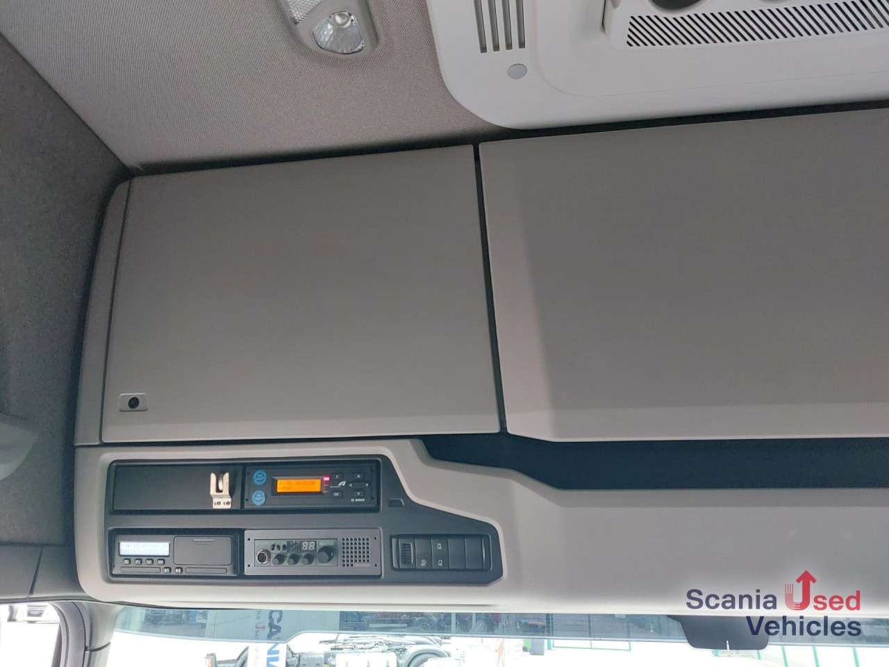 SCANIA R 450 A4x2EB verstellbare Sattelplatte TOP!!! - Tractor unit: picture 5 SCANIA R 450 A4x2EB verstellbare Sattelplatte TOP!!! - Tractor unit: picture 5