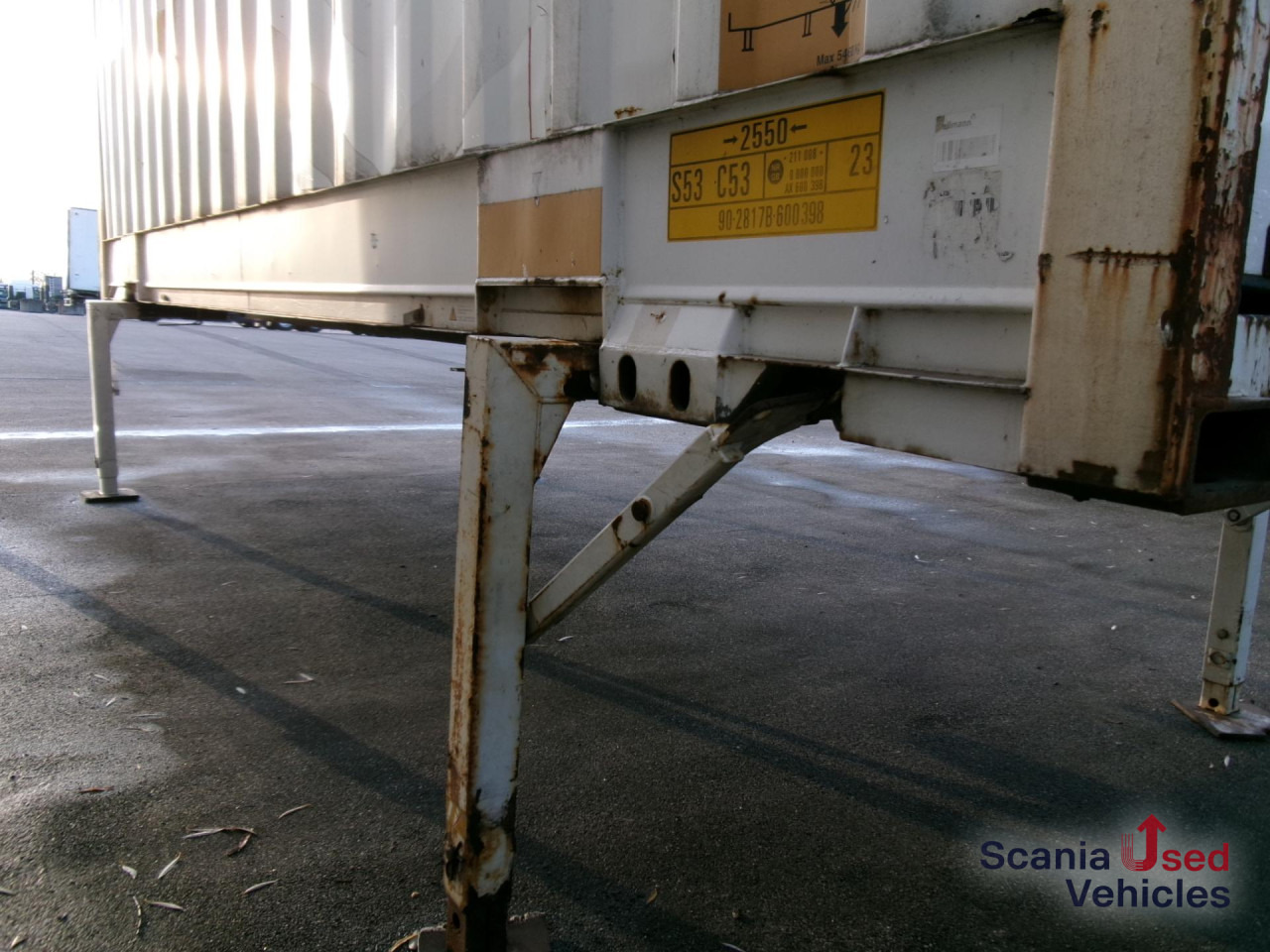 Wechselkoffer 7,45m mit Rolltor Schlüssellochwand - Closed box trailer: picture 2 Wechselkoffer 7,45m mit Rolltor Schlüssellochwand - Closed box trailer: picture 2