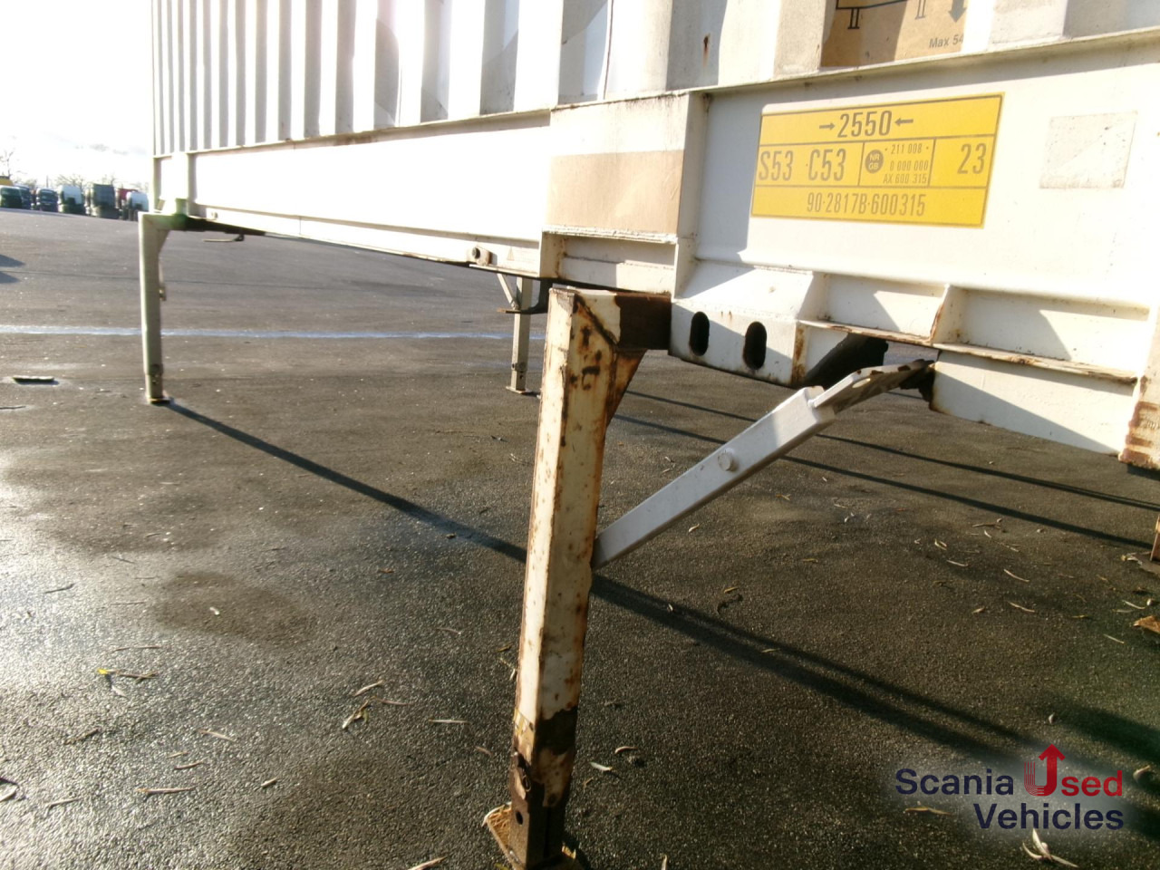 Wechselkoffer mit Rolltor und - Closed box trailer: picture 2 Wechselkoffer mit Rolltor und - Closed box trailer: picture 2