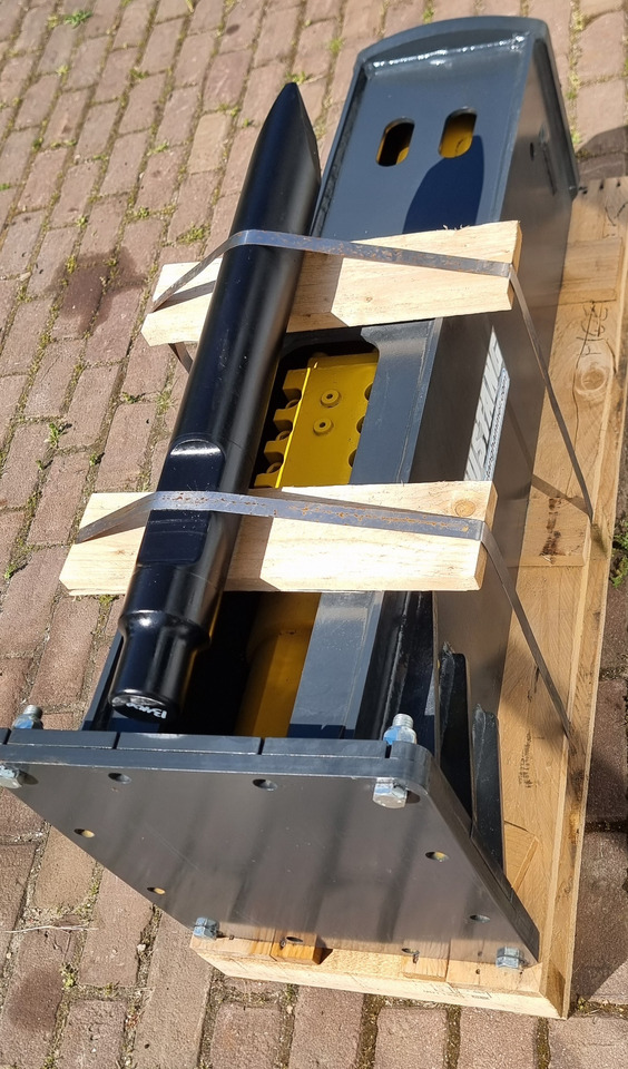 MUSTANG HM550 - Hydraulic hammer for Excavator: picture 3 MUSTANG HM550 - Hydraulic hammer for Excavator: picture 3