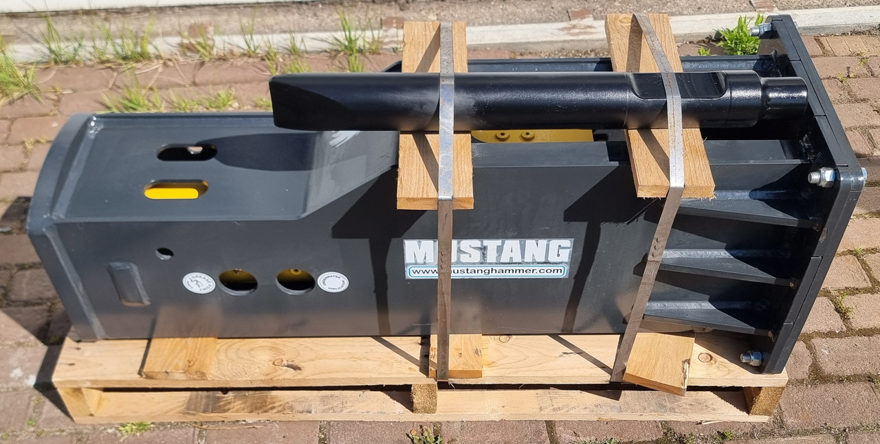 MUSTANG HM550 - Hydraulic hammer for Excavator: picture 1 MUSTANG HM550 - Hydraulic hammer for Excavator: picture 1