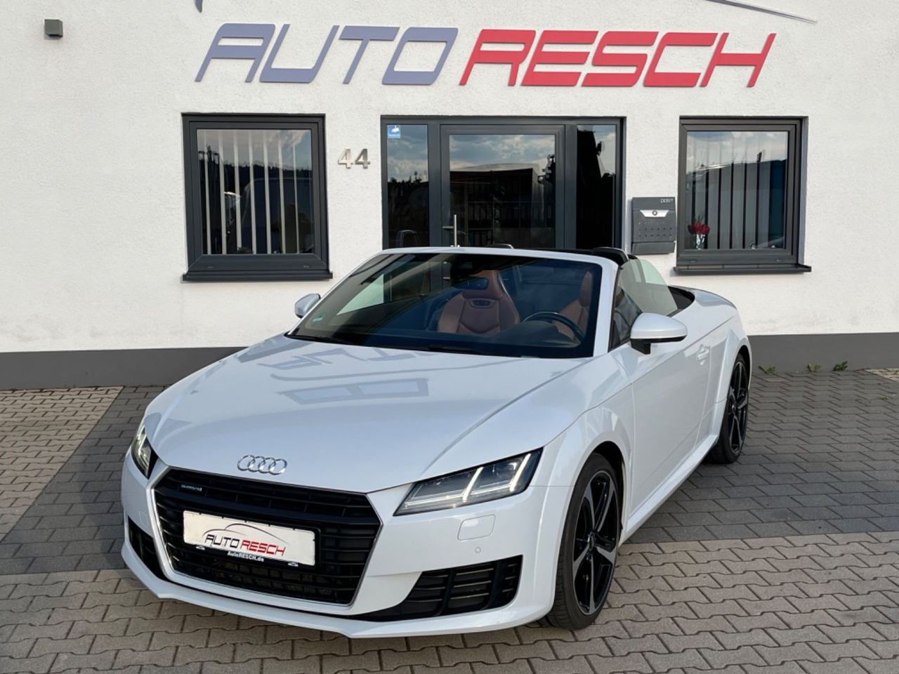 Audi TT Roadster 2.0 TFSI quattro - Car: picture 1 Audi TT Roadster 2.0 TFSI quattro - Car: picture 1