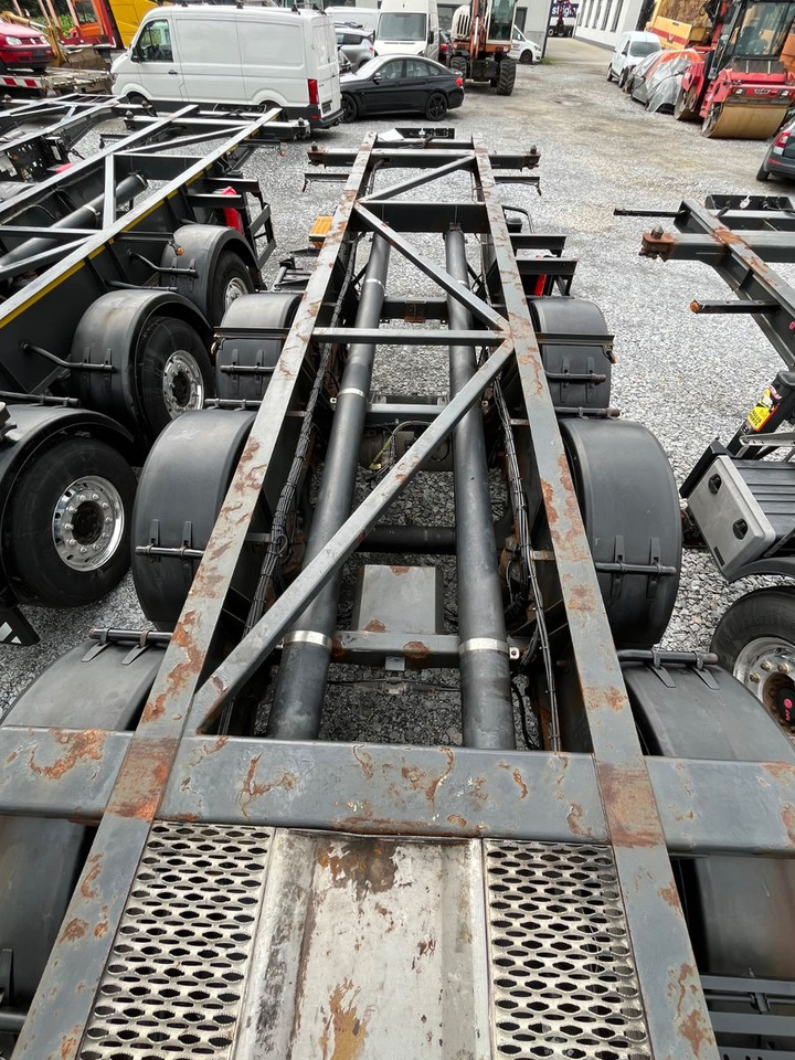 Schwarzmüller S1 R-Serie Tank Chassis ADR SAF Alufelgen - Container transporter/ Swap body semi-trailer: picture 3 Schwarzmüller S1 R-Serie Tank Chassis ADR SAF Alufelgen - Container transporter/ Swap body semi-trailer: picture 3