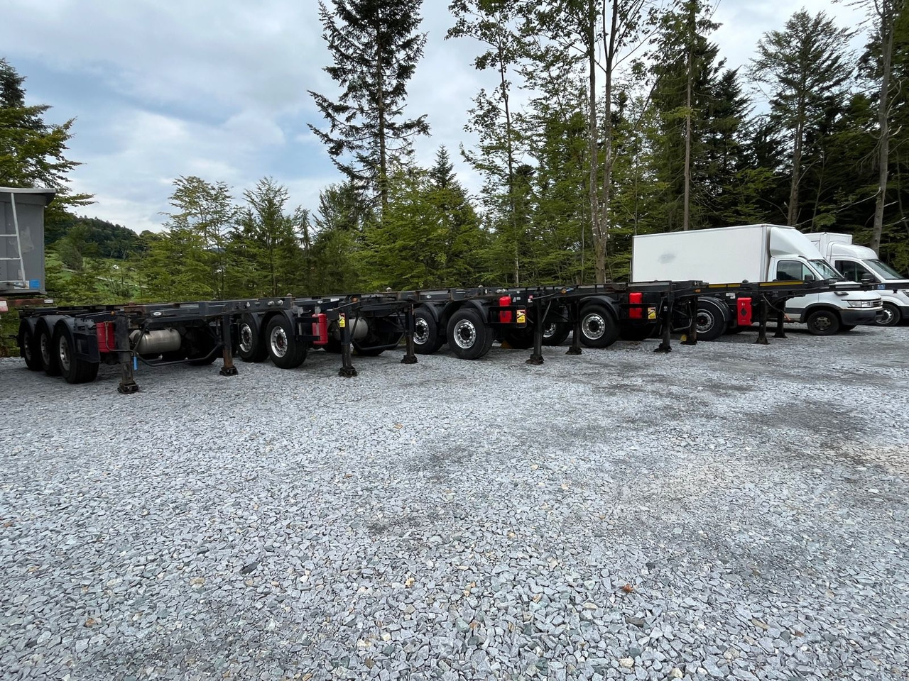 Schwarzmüller S1 R-Serie Tank Chassis ADR SAF Alufelgen - Container transporter/ Swap body semi-trailer: picture 1 Schwarzmüller S1 R-Serie Tank Chassis ADR SAF Alufelgen - Container transporter/ Swap body semi-trailer: picture 1