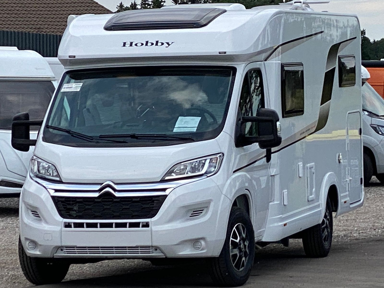 Hobby OPTIMA ONTOUR EDITION V65 GE NAVI MARKISE SAT - Semi-integrated motorhome: picture 3 Hobby OPTIMA ONTOUR EDITION V65 GE NAVI MARKISE SAT - Semi-integrated motorhome: picture 3