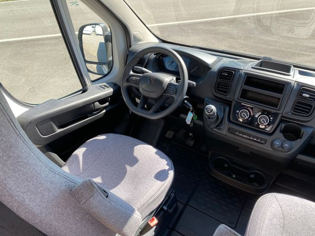 New Camper van Sunlight Cliff 640 mit Längsbetten,Modell 25: picture 9