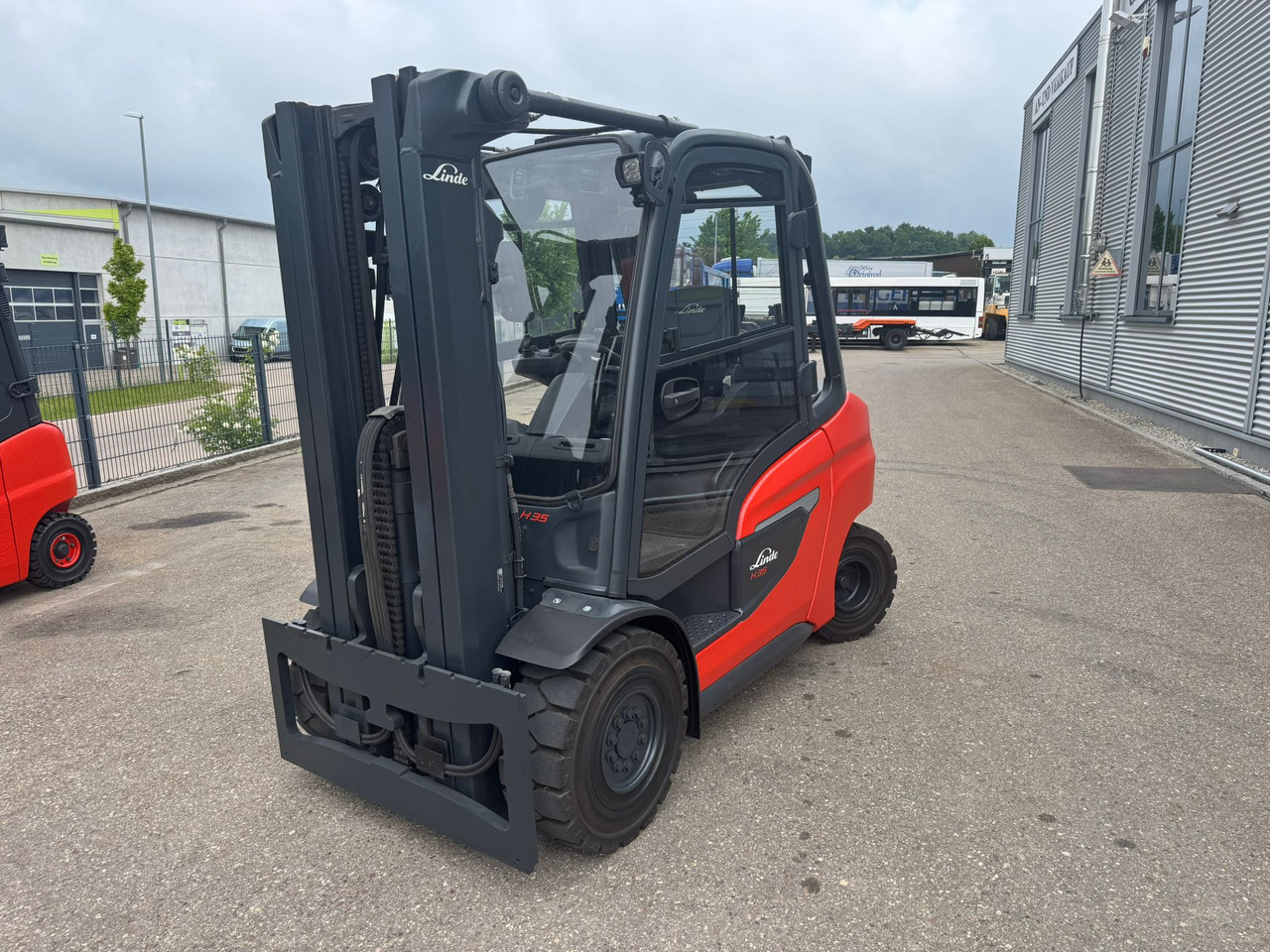 LINDE H35D-01 Triplexmast Diesel Kabine Heizung Klima - Diesel forklift: picture 3 LINDE H35D-01 Triplexmast Diesel Kabine Heizung Klima - Diesel forklift: picture 3