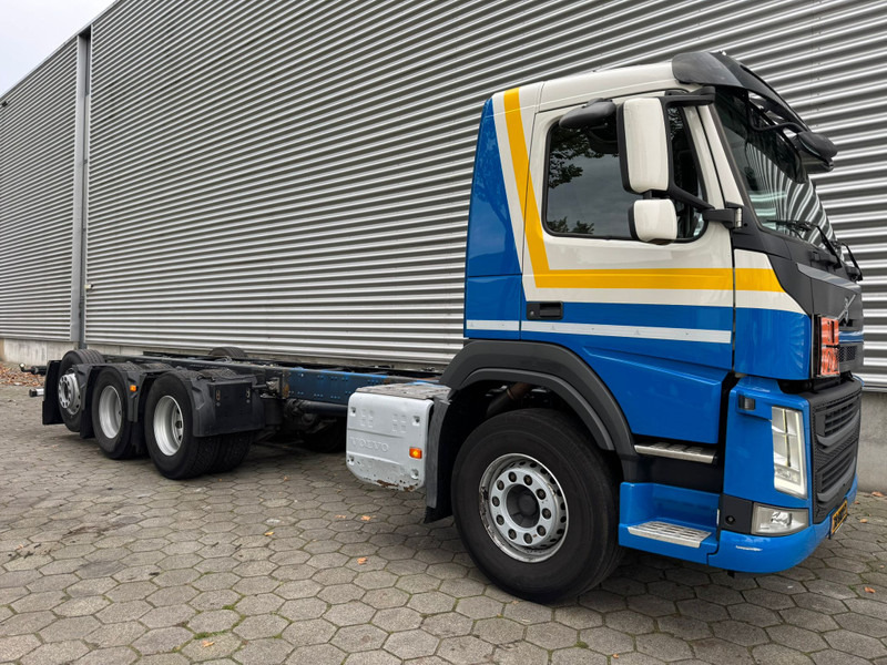 Volvo FM 410 / 8X4 / I-Shift / ADR / Tridem / TUV: 6-2026 / NL Truck - Cab chassis truck: picture 2 Volvo FM 410 / 8X4 / I-Shift / ADR / Tridem / TUV: 6-2026 / NL Truck - Cab chassis truck: picture 2