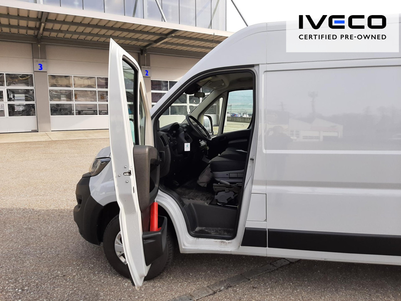 FIAT e-Ducato L2H2 teilverglast (47-kWh) - Panel van, Electric van: picture 2 FIAT e-Ducato L2H2 teilverglast (47-kWh) - Panel van, Electric van: picture 2