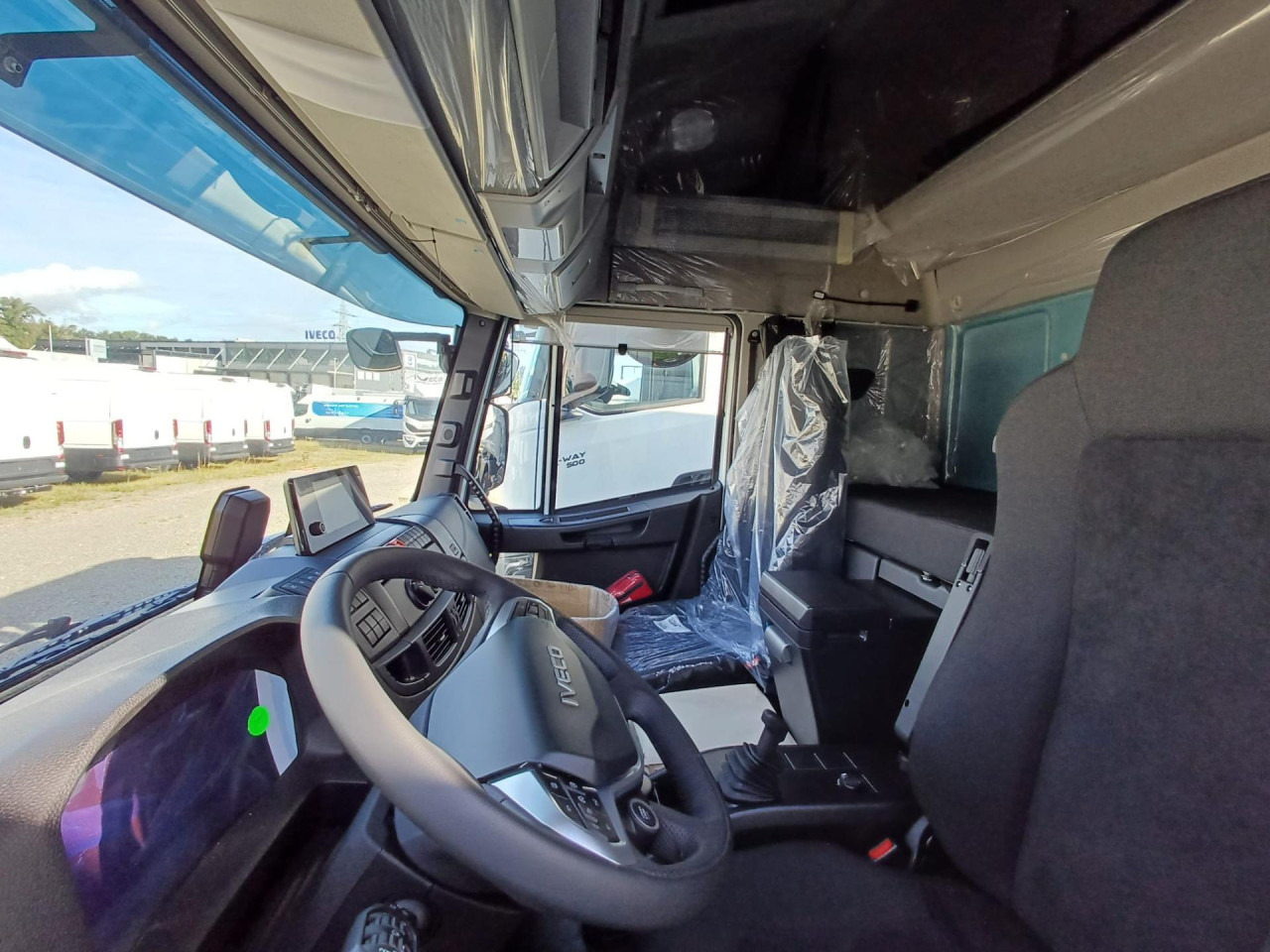 IVECO EuroCargo ML160E28/FP Pritsche Blache und Ladebord - Curtainsider truck: picture 3 IVECO EuroCargo ML160E28/FP Pritsche Blache und Ladebord - Curtainsider truck: picture 3