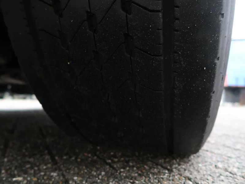 Tractor unit Renault T430 Comfort, E6, 546.114 km(!), 2 Tanks, NL Truck TOP!: picture 17 Tractor unit Renault T430 Comfort, E6, 546.114 km(!), 2 Tanks, NL Truck TOP!: picture 17