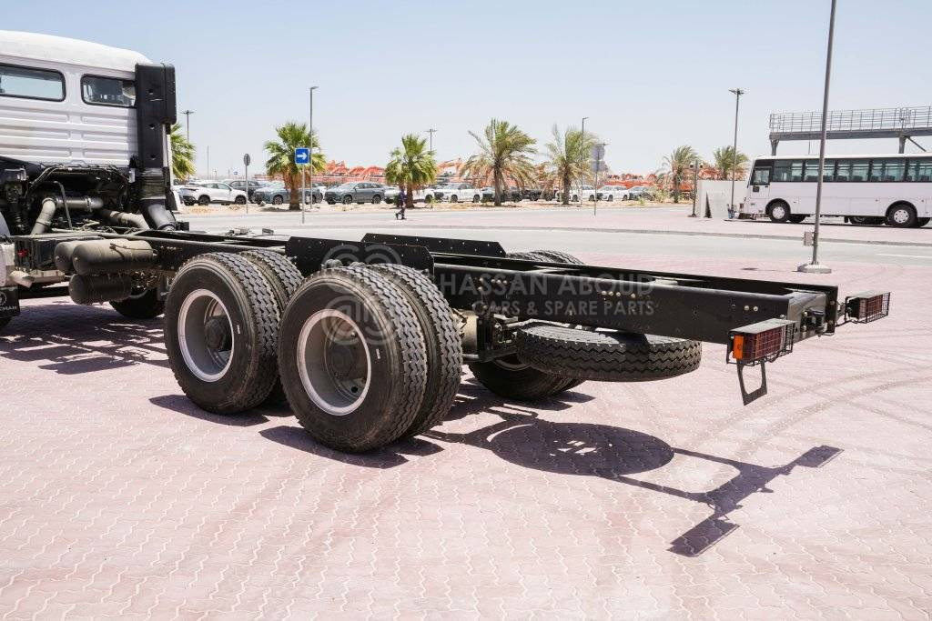 Cab chassis truck SHACMAN F3000 6×4 CHASSIS CAB MY25 Rigid Chassis Cab: picture 12