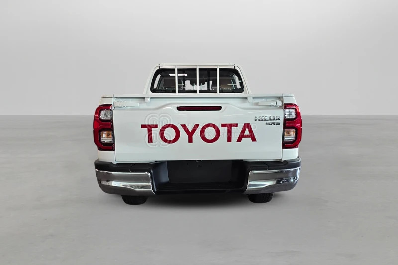 Toyota Hilux 4X4 Double Cabin - Pickup truck, Combi van: picture 4 Toyota Hilux 4X4 Double Cabin - Pickup truck, Combi van: picture 4