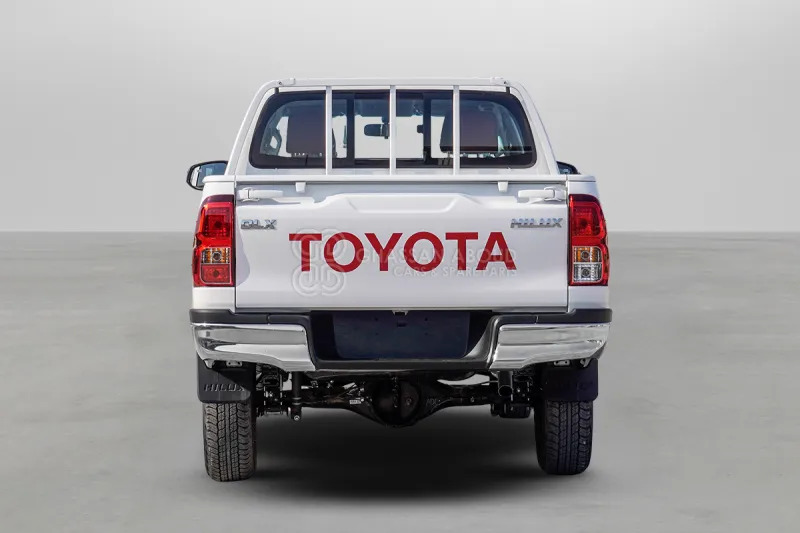 Toyota Hilux 4X4 Double Cabin - Pickup truck, Combi van: picture 3 Toyota Hilux 4X4 Double Cabin - Pickup truck, Combi van: picture 3