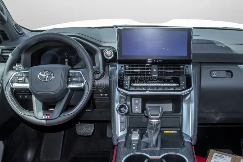 SUV Toyota Land Cruiser 300: picture 9 SUV Toyota Land Cruiser 300: picture 9