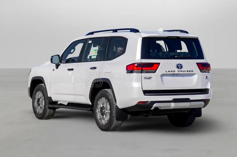 Toyota Land Cruiser 300 - SUV: picture 4 Toyota Land Cruiser 300 - SUV: picture 4