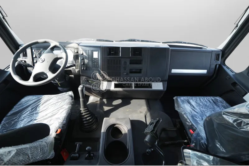 Tractor unit Shacman 6x4 F3000 Tractor Head: picture 7
