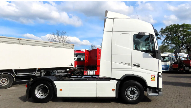 Volvo FH 460 YV2RTY0A1JB866887, 2X FUEL TANK, FRIGO - Tractor unit: picture 4 Volvo FH 460 YV2RTY0A1JB866887, 2X FUEL TANK, FRIGO - Tractor unit: picture 4