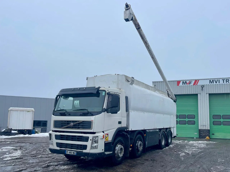 Volvo FM 12.380 695038 KM, AUGER + AIR, 8 COMPARTMENTS - Tank truck: picture 2 Volvo FM 12.380 695038 KM, AUGER + AIR, 8 COMPARTMENTS - Tank truck: picture 2