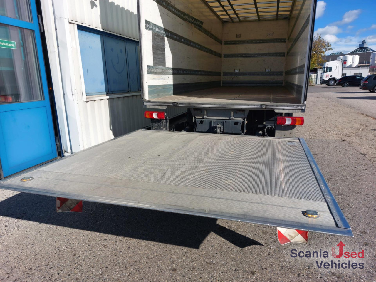 MERCEDES-BENZ Atego 1221 L Koffer Ladebordwand - Box truck: picture 5 MERCEDES-BENZ Atego 1221 L Koffer Ladebordwand - Box truck: picture 5