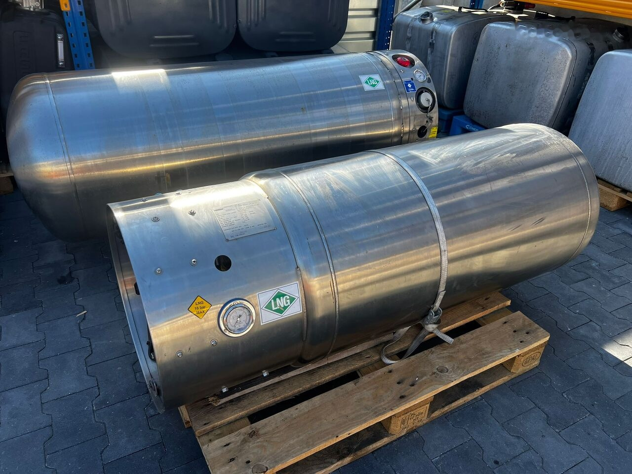 21308872 truck - Fuel tank for Truck: picture 1 21308872 truck - Fuel tank for Truck: picture 1