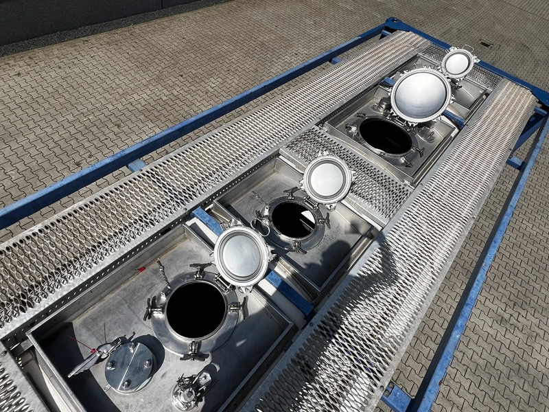 CIMC 20FT ISO, 25.090L/1-COMP/3 BAFFELS/4 manholes, ADR valid until 11/2026 - Storage tank: picture 3 CIMC 20FT ISO, 25.090L/1-COMP/3 BAFFELS/4 manholes, ADR valid until 11/2026 - Storage tank: picture 3