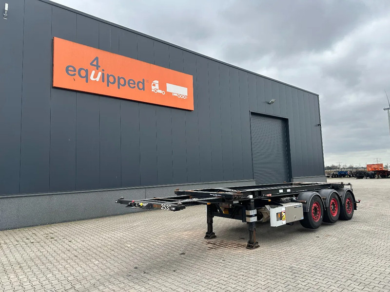 Van Hool 20FT Tipping-chassis, ADR (EX/II, EX/III, FL, AT, OX), SAF, 2 liftaxles - Container transporter/ Swap body semi-trailer: picture 2 Van Hool 20FT Tipping-chassis, ADR (EX/II, EX/III, FL, AT, OX), SAF, 2 liftaxles - Container transporter/ Swap body semi-trailer: picture 2