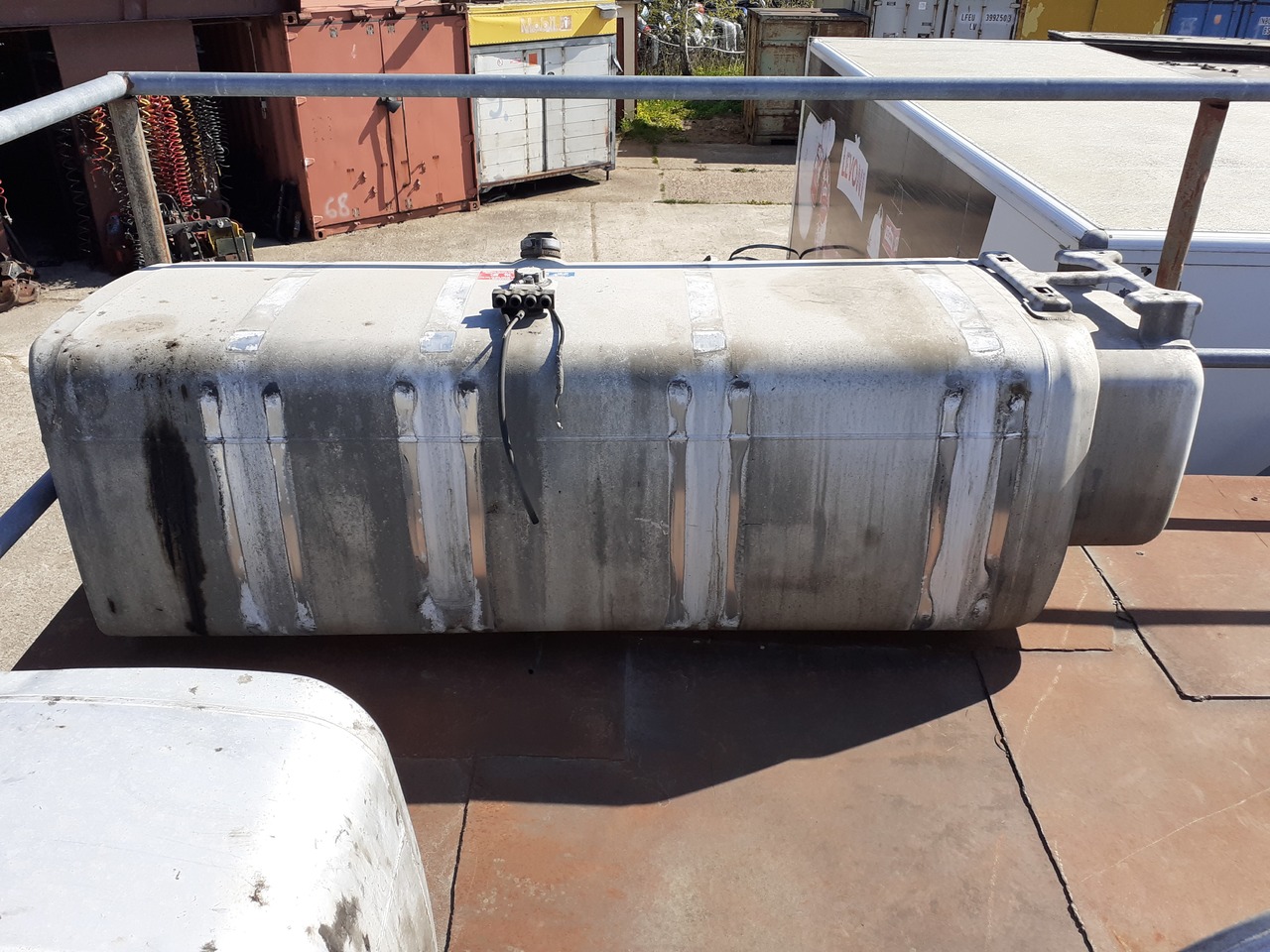 SCANIA R440 - Fuel tank for Cab chassis truck: picture 3 SCANIA R440 - Fuel tank for Cab chassis truck: picture 3