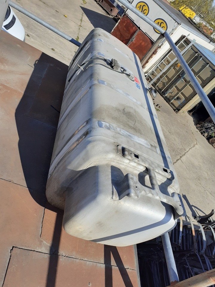 SCANIA R440 - Fuel tank for Cab chassis truck: picture 1 SCANIA R440 - Fuel tank for Cab chassis truck: picture 1