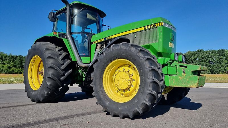 John Deere 4955 - Farm tractor: picture 1 John Deere 4955 - Farm tractor: picture 1