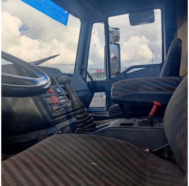 Dropside/ Flatbed truck Iveco Eurotech: picture 8