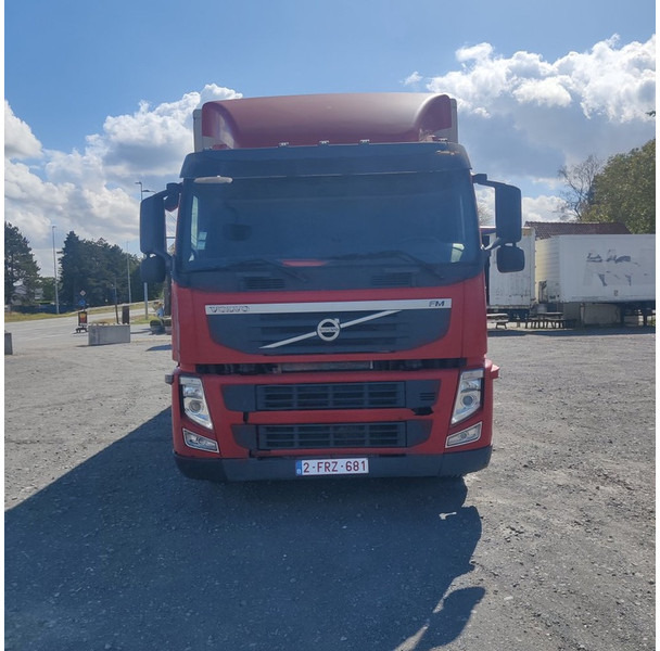 Volvo fm-330 - Box truck: picture 2 Volvo fm-330 - Box truck: picture 2