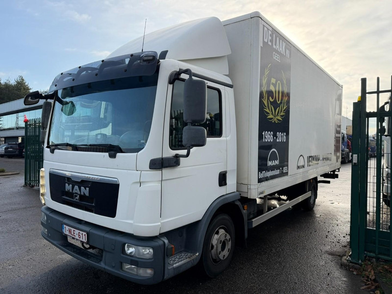 MAN TGL 8.180 4x2 BL COSED BOX / BAKWAGEN / CAISSE FERMEE - *184.000km* - 3 SEATER - EURO 5 - AIR SUSPENSION - BOX 6m00 x 2m49 x 2m38 - BE TRUCK - Box truck: picture 3 MAN TGL 8.180 4x2 BL COSED BOX / BAKWAGEN / CAISSE FERMEE - *184.000km* - 3 SEATER - EURO 5 - AIR SUSPENSION - BOX 6m00 x 2m49 x 2m38 - BE TRUCK - Box truck: picture 3