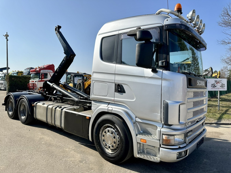 Scania 144G-530 V8 6x4 HOOKLIFT 20T MEILLER -VOL LUCHT - OPTI-CRUISE - CR19 SLAAPCABINE - Hook lift truck: picture 1 Scania 144G-530 V8 6x4 HOOKLIFT 20T MEILLER -VOL LUCHT - OPTI-CRUISE - CR19 SLAAPCABINE - Hook lift truck: picture 1