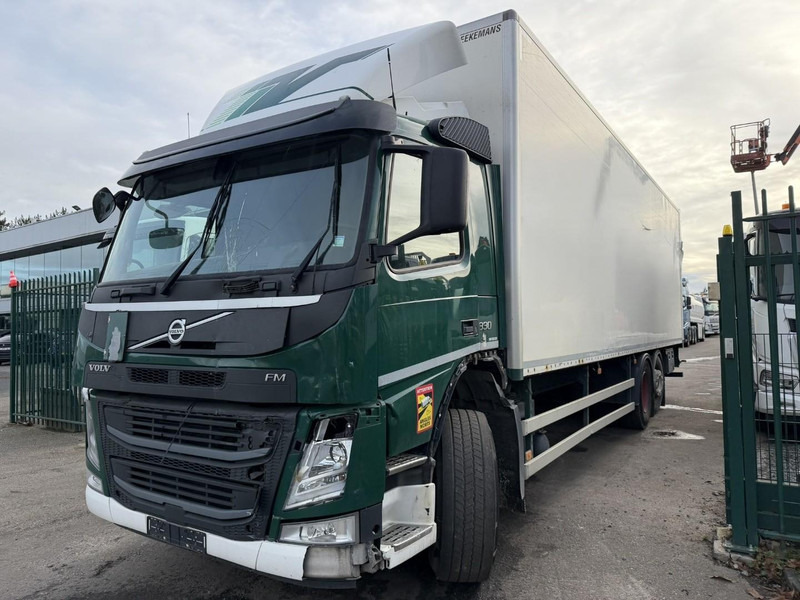 Volvo FM 330 6x2 CLOSED BOX / KOFFER 9m10 - LIFT + STEERING AXLE - *ENGINE / GEARBOX / CHASSIS = OK* - 300.000km - TUV 09/2026 - BE TRUCK - Box truck: picture 3 Volvo FM 330 6x2 CLOSED BOX / KOFFER 9m10 - LIFT + STEERING AXLE - *ENGINE / GEARBOX / CHASSIS = OK* - 300.000km - TUV 09/2026 - BE TRUCK - Box truck: picture 3