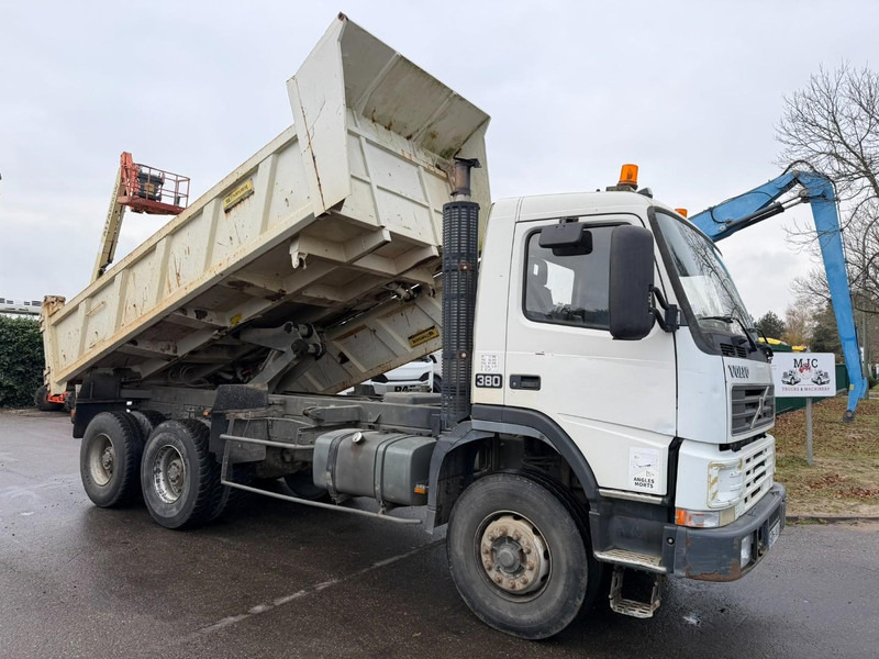 Volvo FM 380 6X4 2 WAY TIPPER + BORDMATIC / 2 SEITEN KIPPER - 13T AXLES - MANUAL 12 (3+3) - BIG AXLES HUB REDUCTION - STEEL SPRING - Tipper: picture 1 Volvo FM 380 6X4 2 WAY TIPPER + BORDMATIC / 2 SEITEN KIPPER - 13T AXLES - MANUAL 12 (3+3) - BIG AXLES HUB REDUCTION - STEEL SPRING - Tipper: picture 1