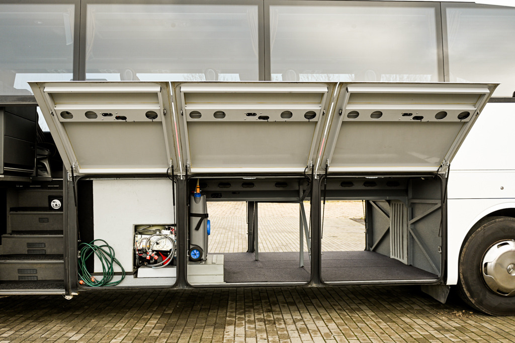 Coach MERCEDES-BENZ Tourismo RHD-L Euro V: picture 42