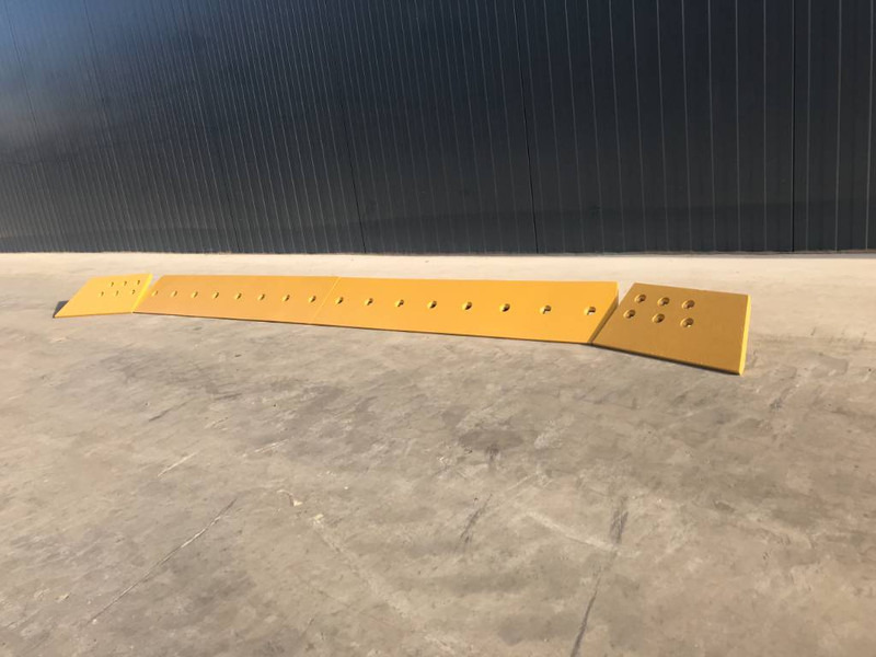 Cat D6R - Attachment for Construction machinery: picture 2 Cat D6R - Attachment for Construction machinery: picture 2