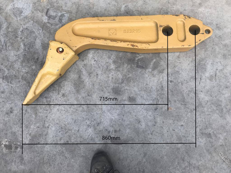 Komatsu D65 Shank - Attachment for Construction machinery: picture 4 Komatsu D65 Shank - Attachment for Construction machinery: picture 4
