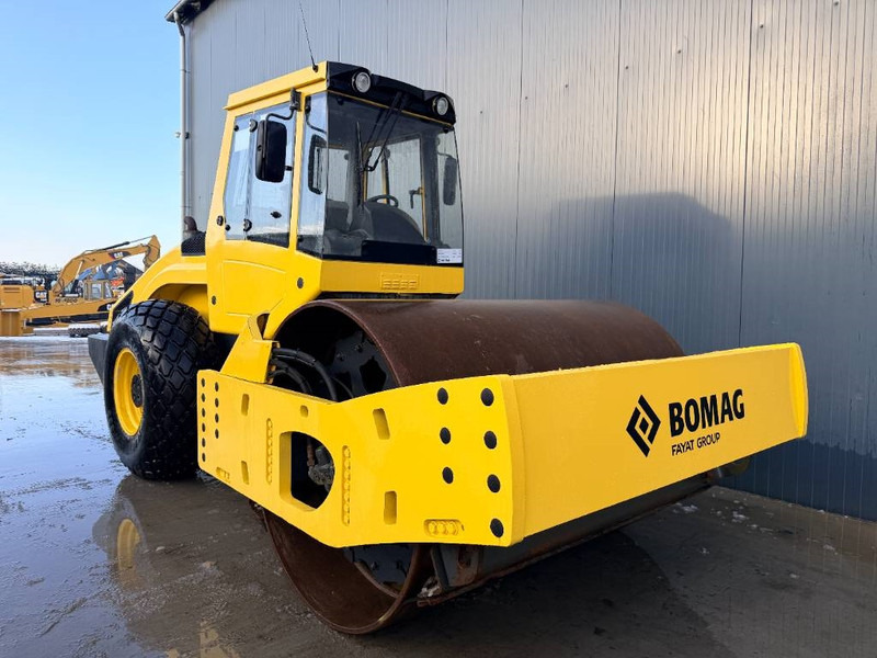 Bomag BW216D-4 - Roller: picture 2 Bomag BW216D-4 - Roller: picture 2