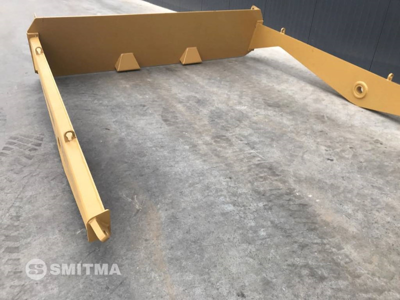 Cat 725C - Tail lift for Construction machinery: picture 3 Cat 725C - Tail lift for Construction machinery: picture 3