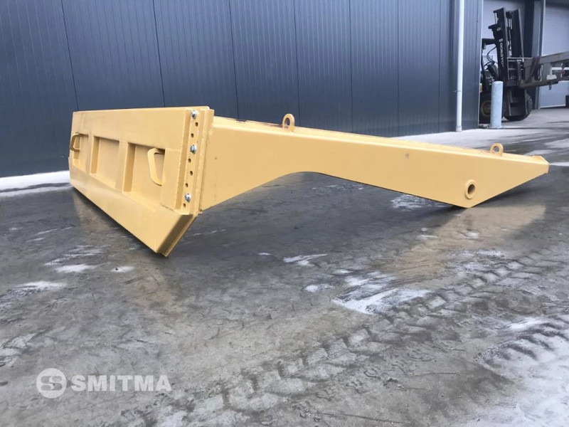 Cat 735B - Tail lift for Construction machinery: picture 3 Cat 735B - Tail lift for Construction machinery: picture 3