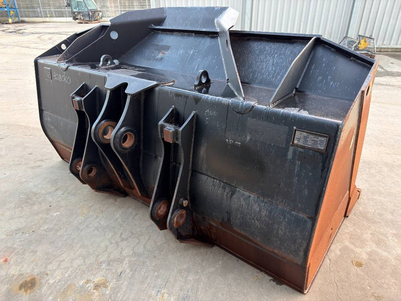 Cat 938K / 938M - Bucket for Construction machinery: picture 4 Cat 938K / 938M - Bucket for Construction machinery: picture 4