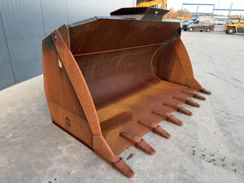 Cat 938K / 938M - Bucket for Construction machinery: picture 3 Cat 938K / 938M - Bucket for Construction machinery: picture 3
