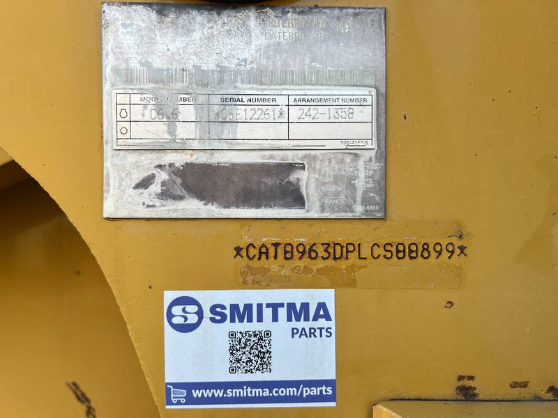 Crawler loader Cat 963D: picture 16