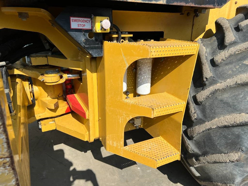 Cat CP76 leasing Cat CP76: picture 9 Cat CP76 leasing Cat CP76: picture 9