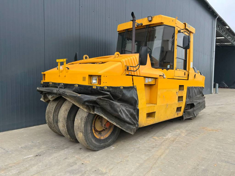Cat PS 300 B - Pneumatic roller: picture 1 Cat PS 300 B - Pneumatic roller: picture 1