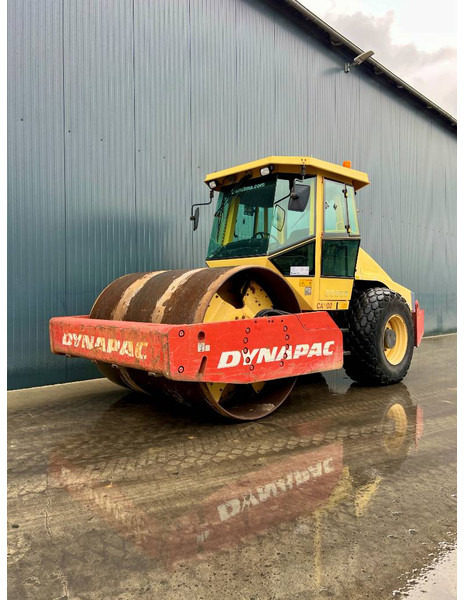 Dynapac CA302D - Roller: picture 1 Dynapac CA302D - Roller: picture 1