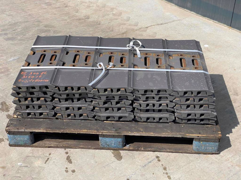 JCB JS240 / JS260 / JS300 Shoes/Pads - Frame/ Chassis for Construction machinery: picture 4 JCB JS240 / JS260 / JS300 Shoes/Pads - Frame/ Chassis for Construction machinery: picture 4